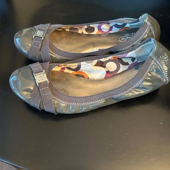 Coach Gray Patent Leather Ballet Flats Size 8 - Picture 4 of 8
